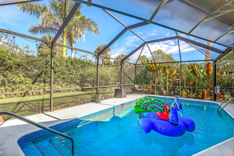 Parrot Holiday House Image Library Imgs 0013